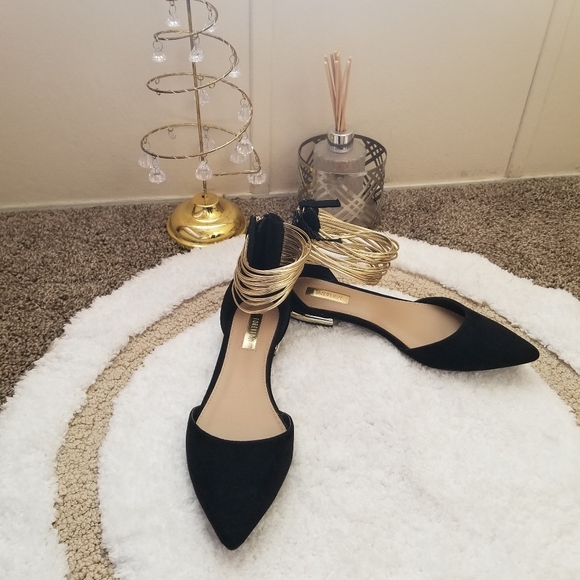 Forever 21 Black & Gold Pointy Flats NWOT - Picture 3 of 6
